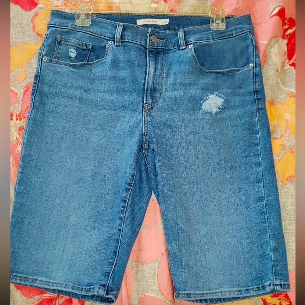 Levi denim bermuda shorts like new condition